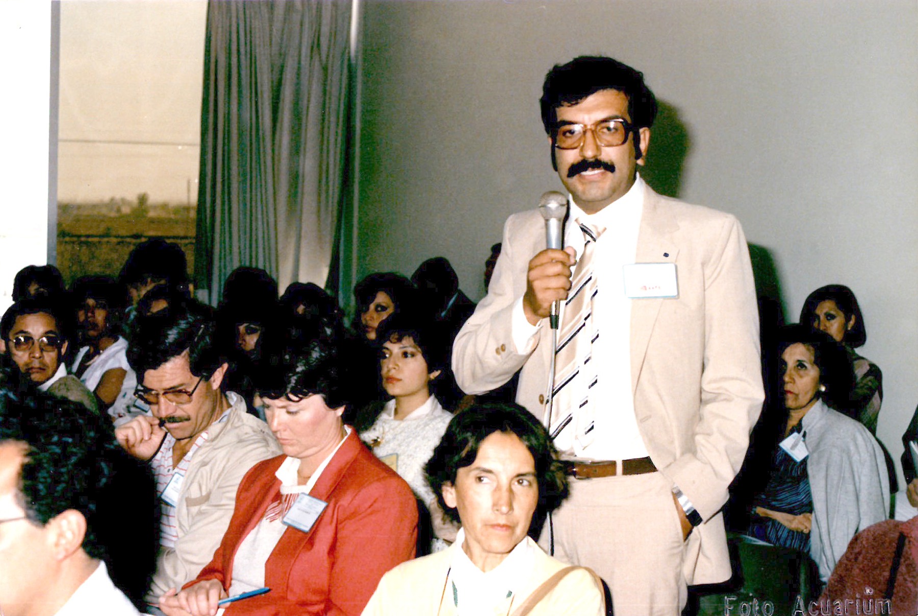 Carlos Milla Vidal speaking at a tourism congress